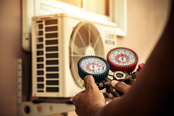Professional Hvac Installation technician working in Rogers, TX
